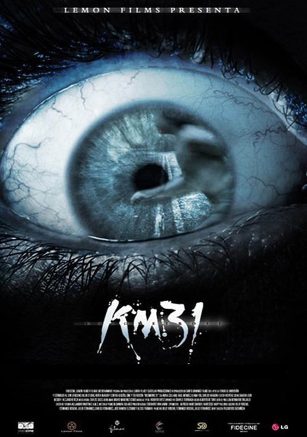 KILÓMETRO 31Una chica cree atropellar a un chico en un paraje desolado en la carretera pero en cambio resulta atropellada. Es labor de su hermana gemela descifrar el misterio detrás del espíritu que recorre el camino.