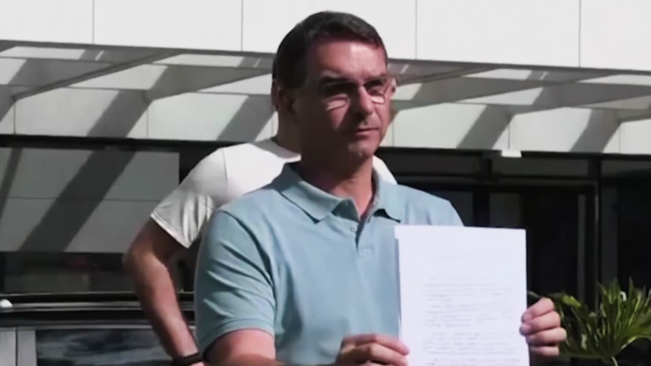 Salida de Bolsonaro a EEUU tras perder elecciones y desacatar la ley de Brasil podría provocar conflicto, según experto