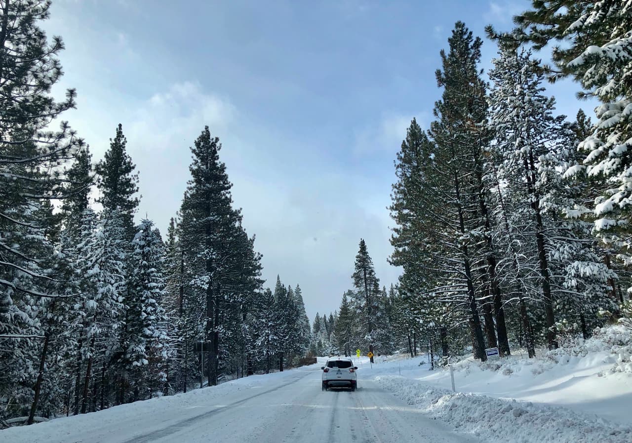 Vista de la ciudad South Tahoe, condado de El Dorado.