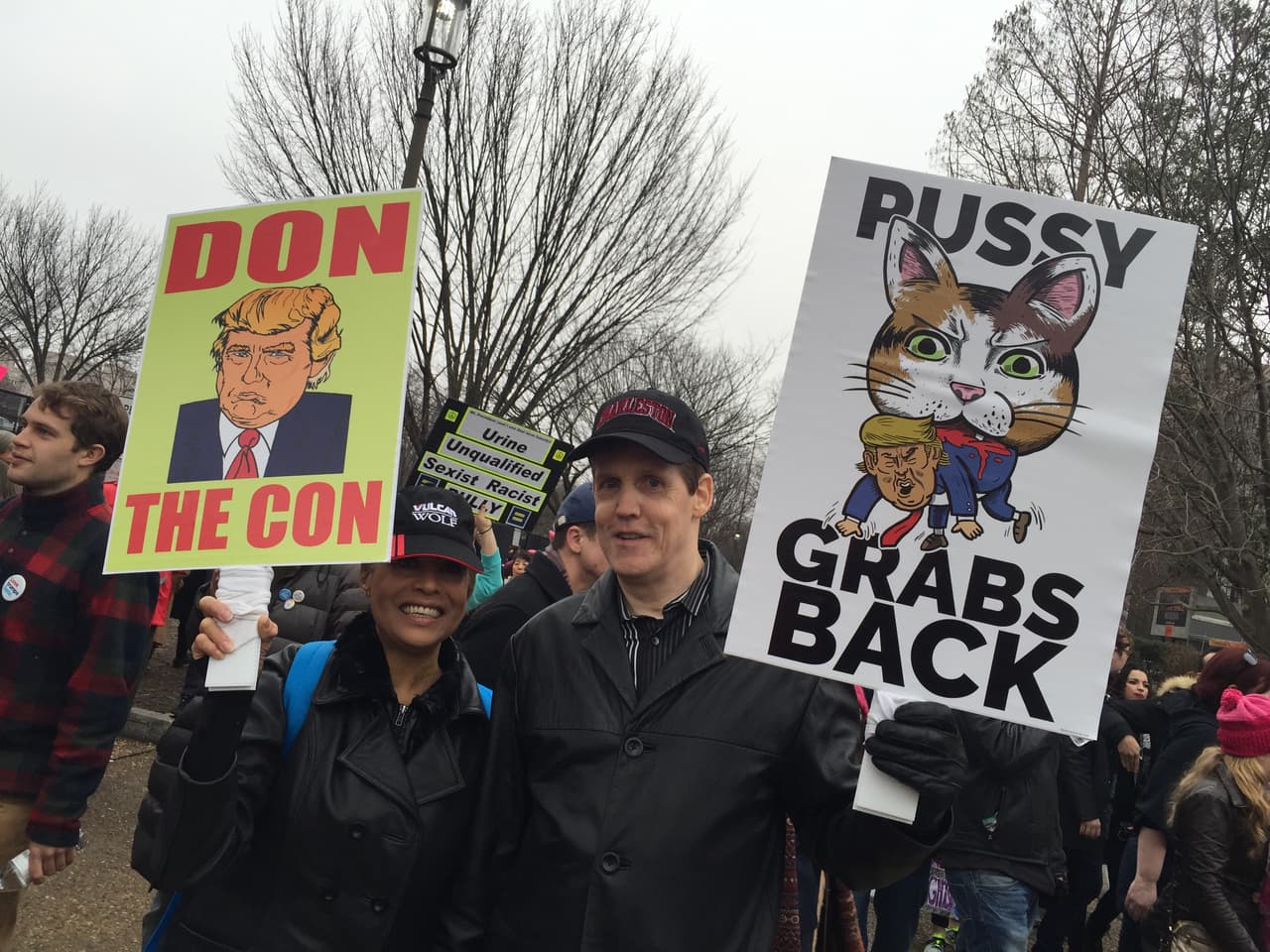 Hombres en la marcha de las mujeres de Washington: "Nosotros no somos como Trump"