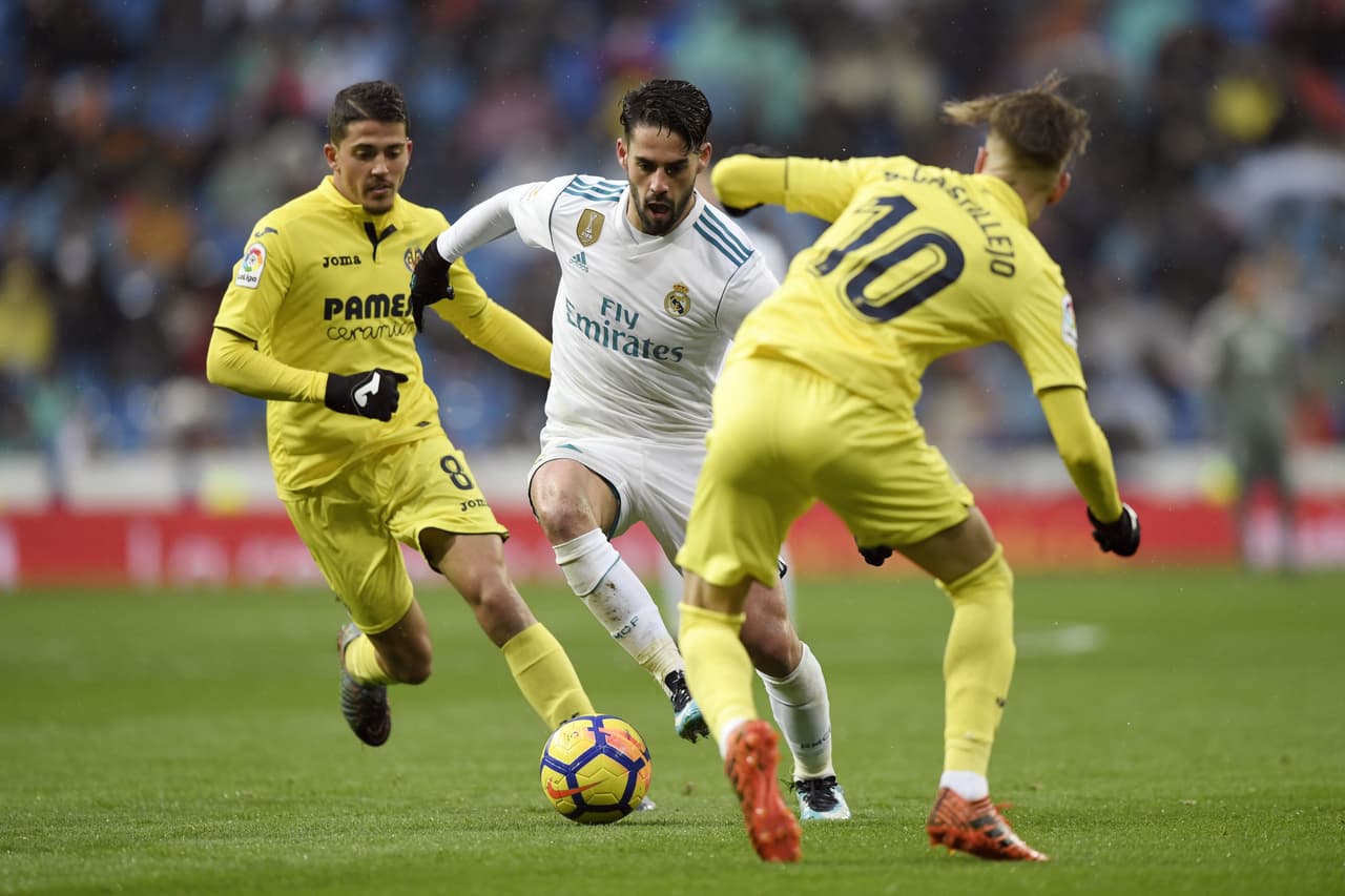 Zidane, con veinte minutos por delante, movió el banquillo y sentó a Gareth Bale y a Isco para dar minutos a Lucas Vázquez y a Marco Asensio.