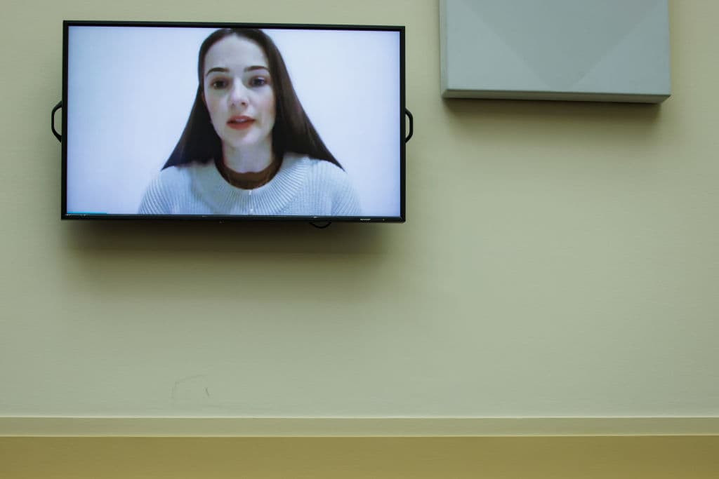 <b>Oleksandra Matviichuk</b> — abogada y activista ucraniana. Directora de la ONG Center for Civil Liberties. 
<br>
<br>Fue ganadora del Premio Nobel de la Paz 2022. Matviichuk ha documentado crímenes de guerra rusos desde el año de 2014, cuando se intensificaron las agresiones de Moscú contra Ucrania con la invasión y anexión de la penísnula de Crimea.