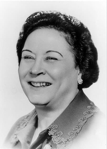 <b>Caridad Bravo Adams</b> ha sido una de las escritoras más representativas de las telenovelas mexicanas de todos los tiempos, entre sus grandes historias se encuentran 'Corazón salvaje', 'Bodas de odio', 'Abrázame muy fuerte' y 'Yo no creo en los hombres'.