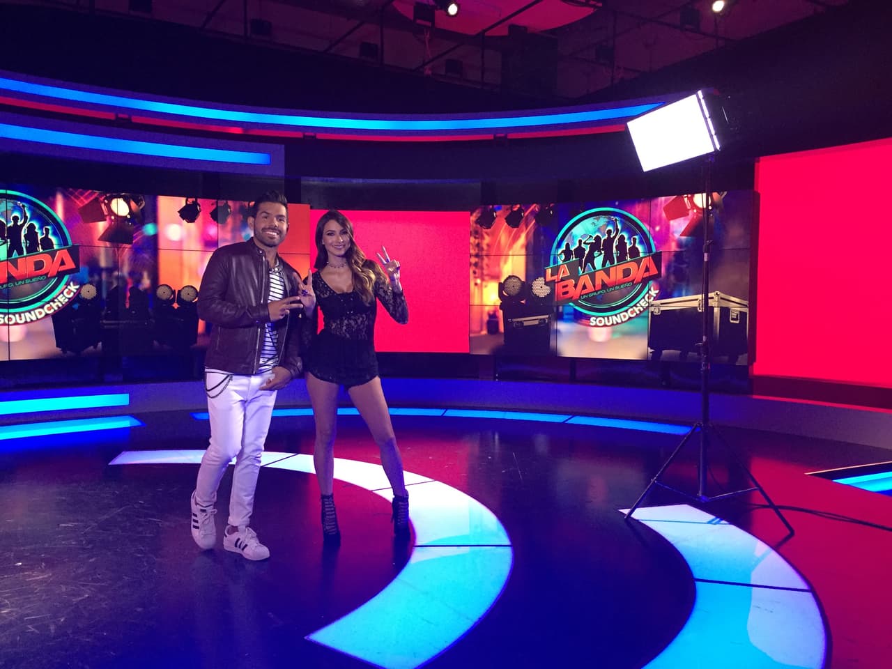 Patricia y José compartieron con los exparticipantes de la primera edición de La Banda, Joshua, Jaime y Sebastián, entre otros invitados en la primera grabación del programa.