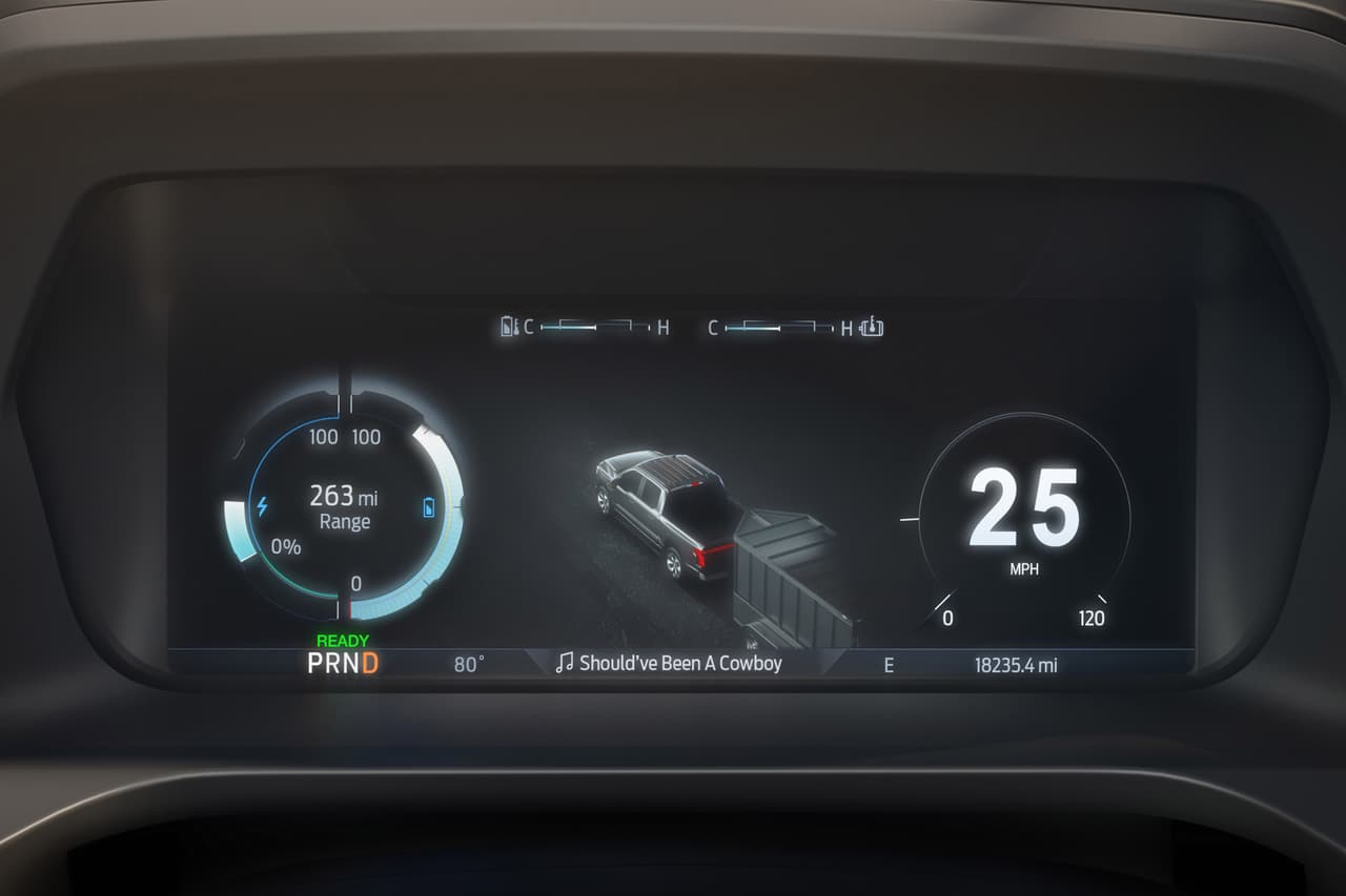 Su panel de instrumentos digital mide 12 pulgadas y ofrece una interfaz personalizable con gráficos animados.