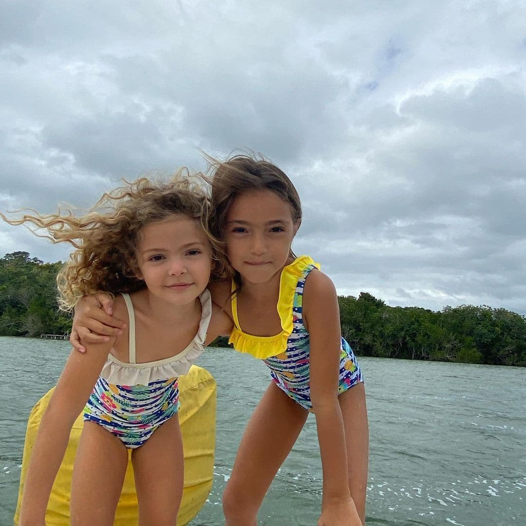 Dejó claro nunca ha sido agresivo con sus hijas, pero ella sí: "Nombre, 
<b>yo a ellas las trato como unas princesas</b>,
<b> jamás les he alzado la voz, ella sí,</b> yo trato siempre de darles consejos, de hacer una oración, los fines de semana que están conmigo es de hacer mucho deporte, de muchas actividades, les cocino, las apapapacho".
<br>