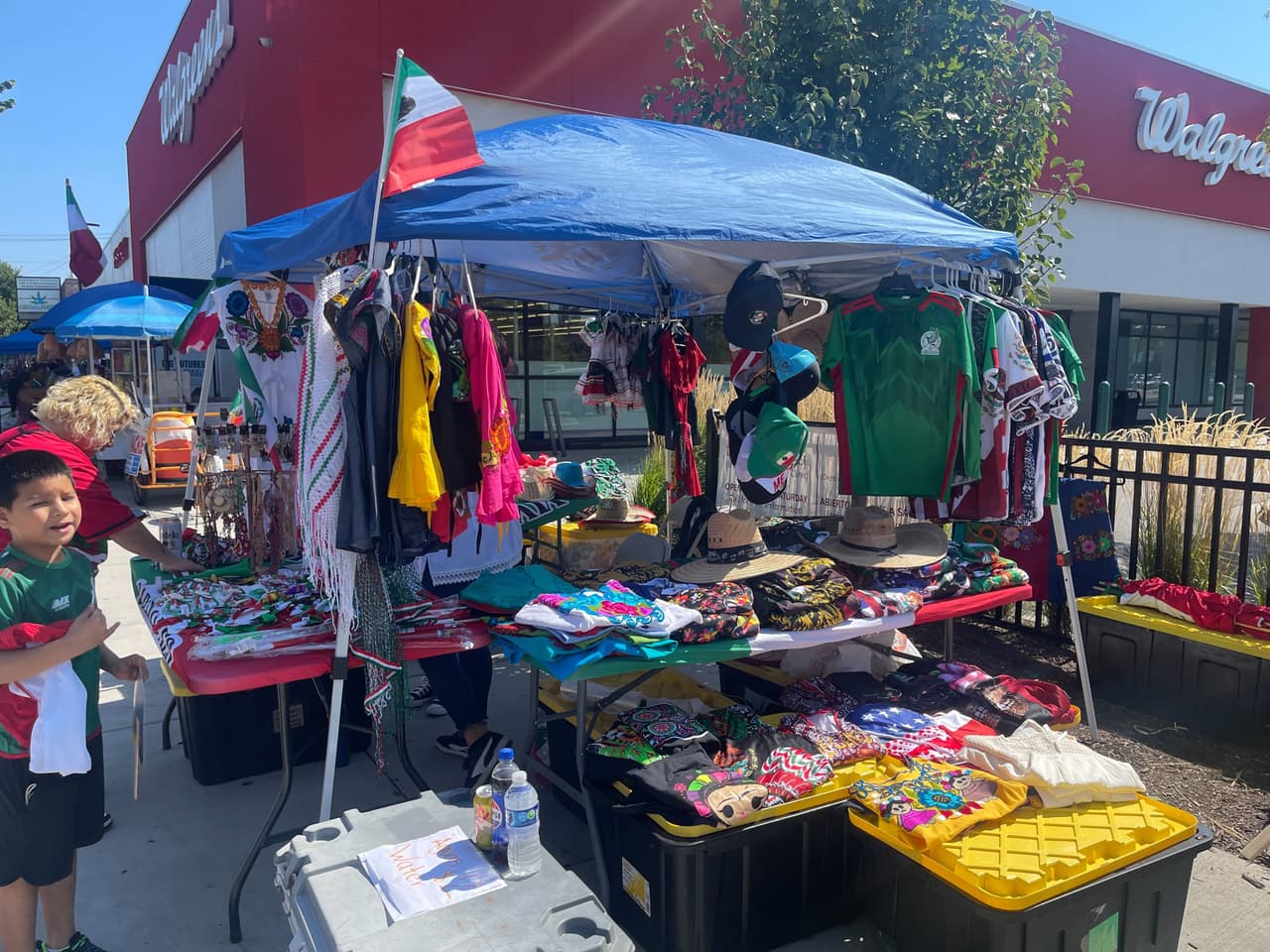La preocupación aumentó después de que el pasado viernes un residente de Franklin Park perdiera la vida durante un operativo de agentes federales. Este hecho generó tristeza y enojo en la comunidad.