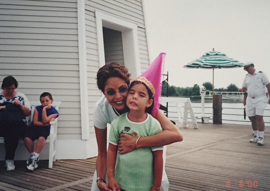 Y es que tras la muerte de la actriz, su primogénita no tuvo una vida fácil, pues a sus 22 años ha tenido que enfrentar pleitos entre su abuela y su padre, el actor Ariel López Padilla, y hasta ha quedado en medio de la discusión por la herencia de su famosa madre.