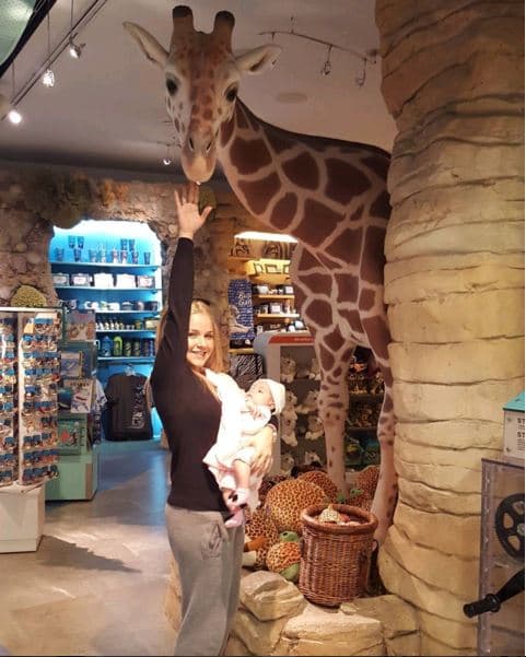 En la celebración de sus dos meses, Kamilia dio su primer viaje fuera de Puerto Rico a Orlando, Florida, según esta foto que puso su mami.