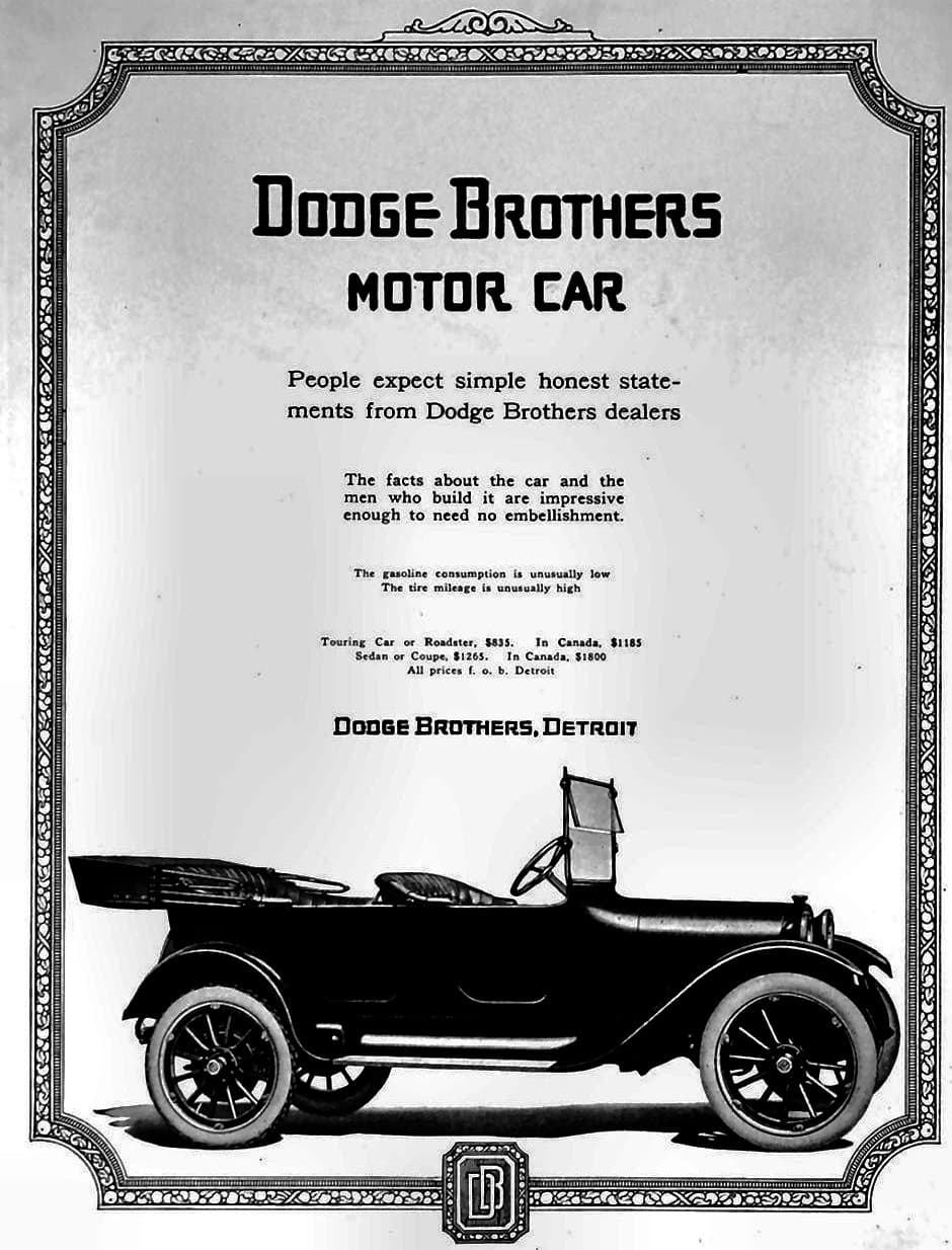Horace y John Dodge no eran los renegados que aparecen en los comerciales de Dodge de hoy en día, pero si eran un par de sagaces hombre de negocios que habían hecho fortuna como suplidores de la industria del automóvil. Horace y John, quienes iniciaron su propia manufactura de autos en 1914, formaron parte de los accionistas iniciales de Ford, y cuando Henry quizo deshacerse de sus socios en 1919 los hermanos Dodge se hicieron muy ricos.