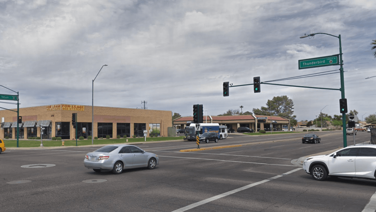 Tatum Boulevard y Thunderbird Road.