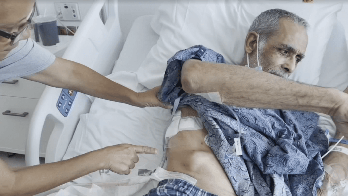 Lázara muestra la zona donde fue operado Leonardo Aruca.