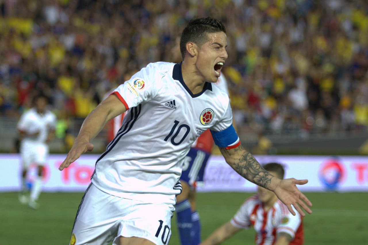 Tantas llegadas a la 'Casa Blanca' obviamente traerían sendas partidas y la prensa insiste en que los días de James Rodríguez en Madrid están contados. Juventus ha levantado la mano y, por si fuera poco, un histórico de este club como Alessandro del Piero ha avalado su llegada.