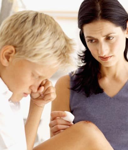 Sin embargo, en aproximadamente dos tercios de los casos, un problema psiquiátrico, por lo general un trastorno de ansiedad, es la causa, según una investigación dirigida por Christopher A. Kearney, profesor y director de la formación clínica en la Universidad de Nevada, Las Vegas, informó The Wall Street Journal, es una nota especial.