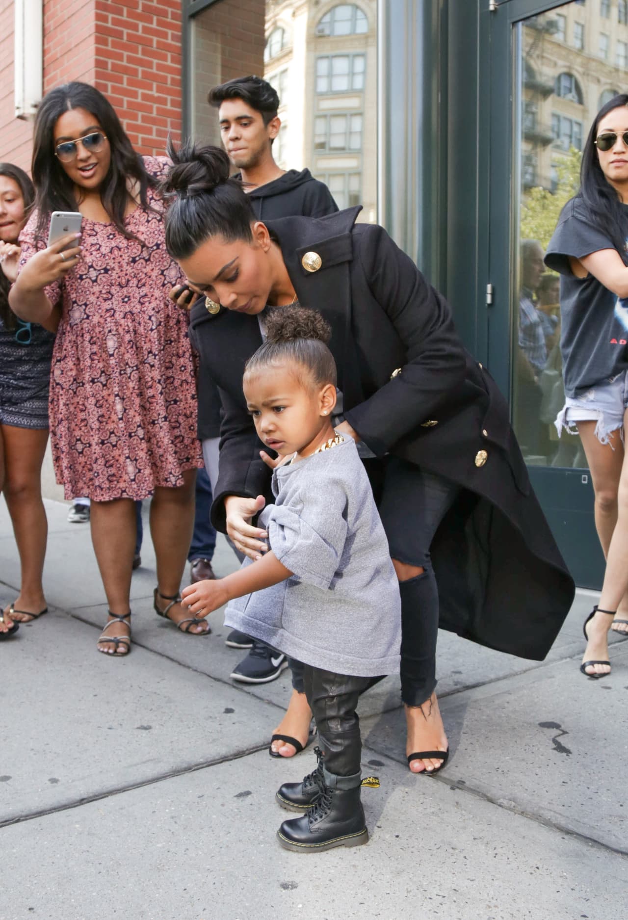 ¿Será que tantos fans y cámaras desesperaron a North West?