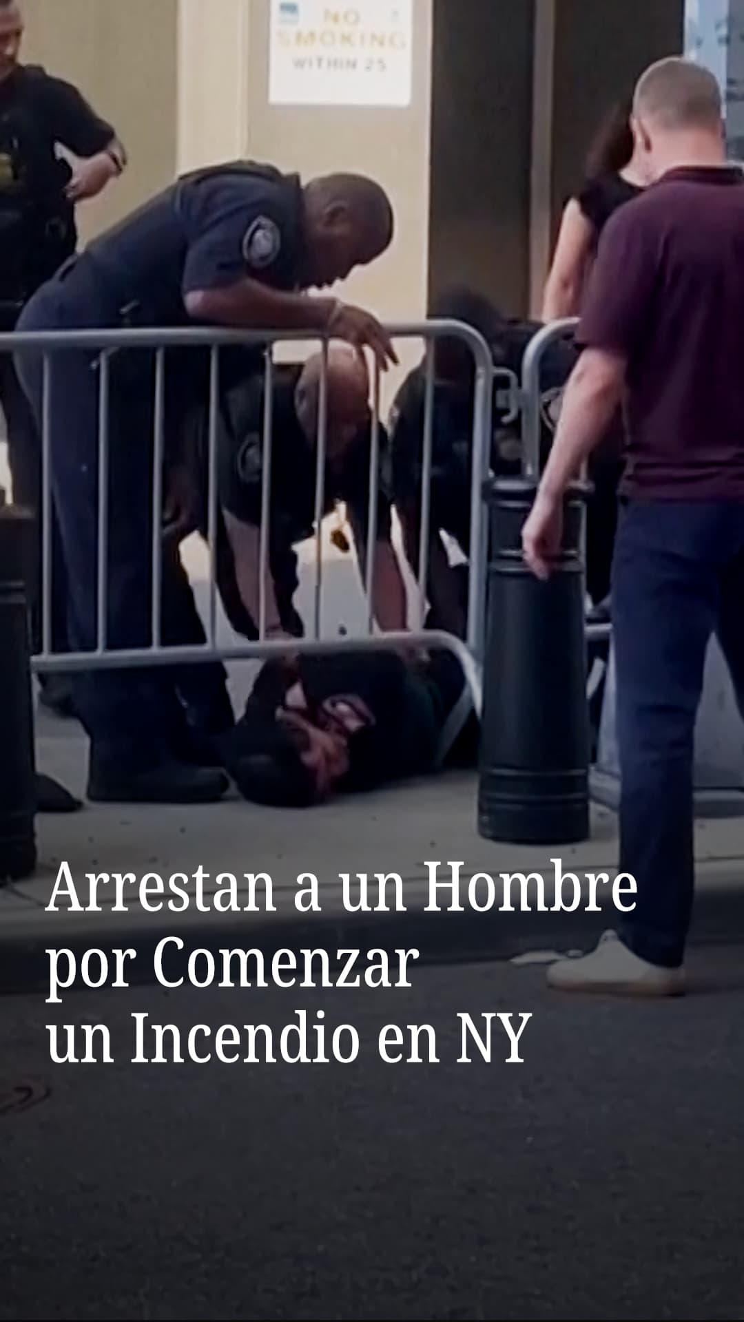 Arrestan a un hombre por comenzar un incendio en NY