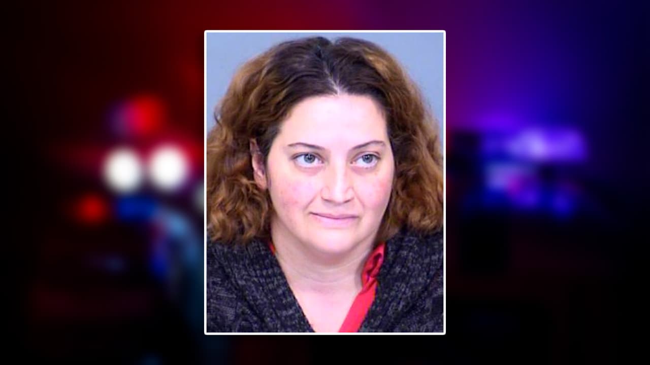 Arrestan a sospechosa de múltiples cargos de explotación sexual de un menor en Peoria