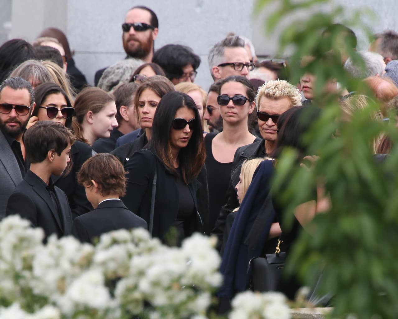En el homenaje, todos los asistentes se mostraron respetuosos y conmovidos.