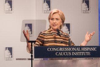 <b><a href="https://www.univision.com/temas/hillary-clinton">Hillary Clinton</a></b> dio una entrevista a 
<b><a href="https://variety.com/2020/film/news/hillary-clinton-sundance-bernie-sanders-beyonce-little-women-greta-gerwig-oscars-1203482531/" target="_blank">Variety</a></b>,
<b> </b>en donde platicó sobre su más reciente documental, cuáles han sido las películas recientes que más le han gustado y hasta criticó que en la próxima entrega del Oscar no compita ninguna mujer en la categoría de Mejor Dirección.
<br>