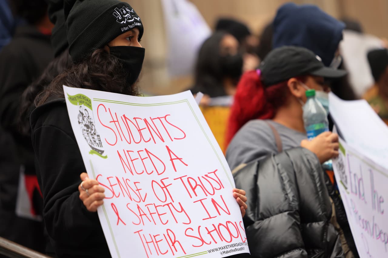 <a href="https://www.urbanyouthcollaborative.org/solutions-not-suspensions" target="_blank">El acta ‘Solution Not Suspensions’</a> pretende remover las suspensiones como principal método para disciplinar estudiantes.