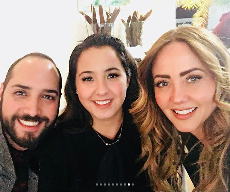 Andrea compartió fotos con sus hermanos, primos y sobrinos.