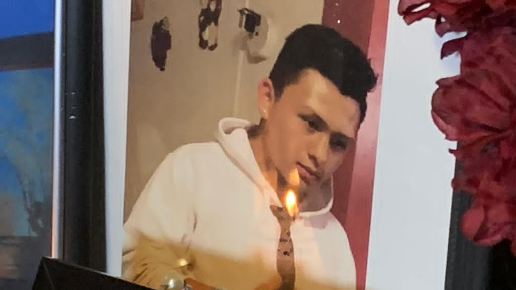 Aunque ya había terminado de estudiar y se dedicaba a trabajar en el campo, José Méndez Varela soñaba con regresar a las aulas para convertirse en un mecánico de autos, especializado en carros antiguos. 
<br>
<br>