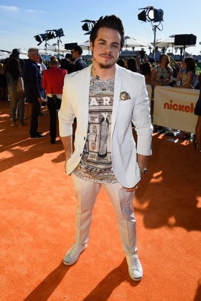 Tal vez en el fondo también le da miedo que llegue un hombre de la edad de la cantante y con más poder económico, y que poco a poco los separe.