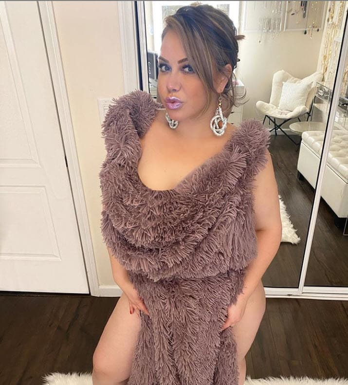 Después, la cantante creó en Instagram un nuevo reto ante sus seguidores y con 
<b><a href="https://www.instagram.com/p/B_EN8TMHl9z/" target="_blank">esta foto</a></b> lanzó el 
<b>#CobijaChallenge</b>. Envuelta solo con esa prenda de cama, pidió que más personas se unan a ella y publiquen imágenes de esa manera. 
<br>