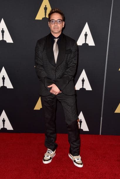 Robert Downey Jr. con ¡zapatillas deportivas!