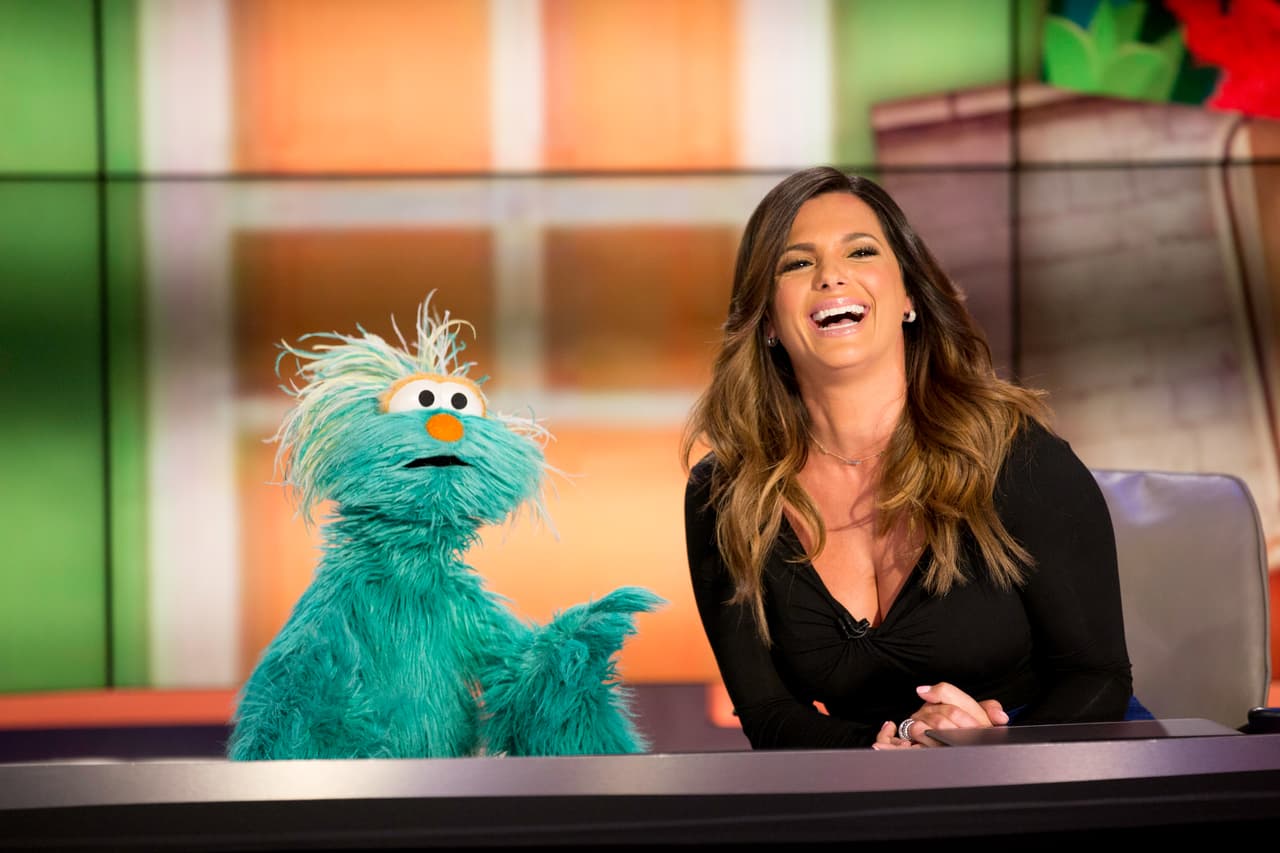 Bárbara Bermudo recibió una muy bonita sorpresa, la visita de Rosita de Sesame Amigos.