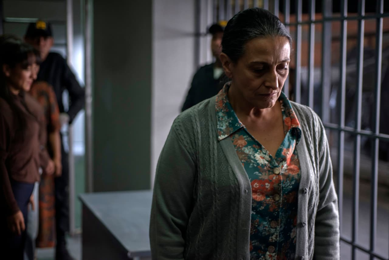 Los custodios postergaron las medidas de seguridad para impedir que lo viera.