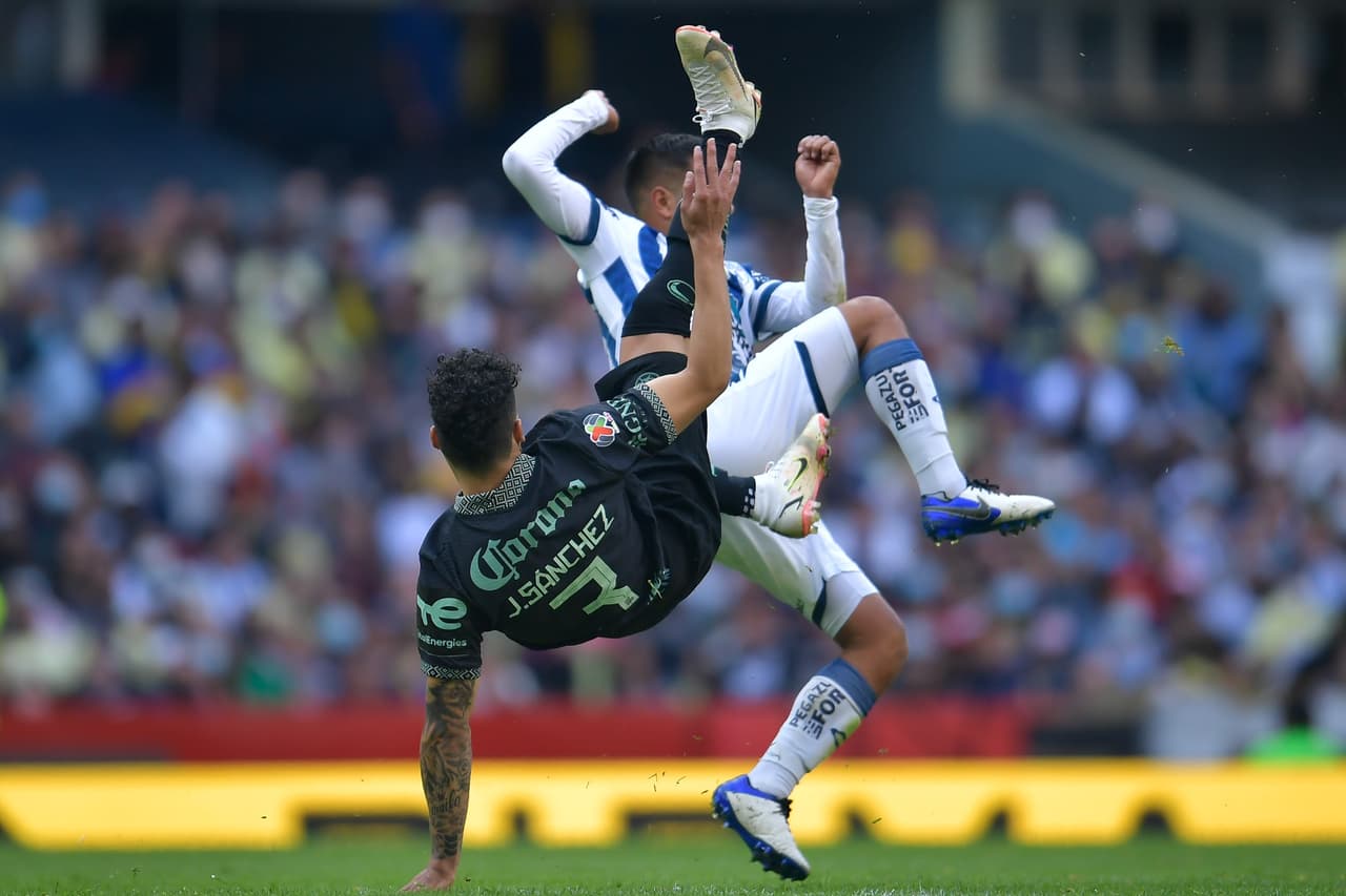 Pachuca fue contundente y se metió al estadio Azteca para derrotar a un América que se hunde en la clasificación.