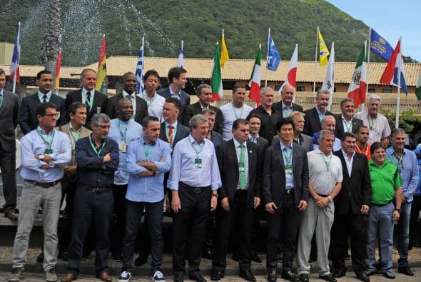 5 de los 32 entrenadores seleccionados nunca han jugado al fútbol profesional: Carlos Queiroz (Irán), Reinaldo Rueda (Ecuador), Alberto Zaccheroni (Japón), Jorge Luis Pinto (Costa Rica) y Jorge Sampaoli (Chile).
