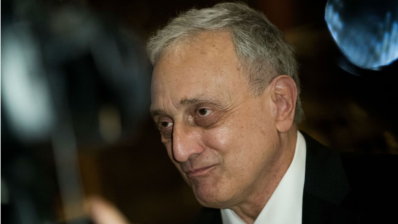 Carl Paladino, el aliado de Trump que desea la muerte a Obama y que Michelle viva entre gorilas en Zimbabue