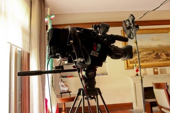 Después de un par de pruebas ya estaban listos para comenzar la entrevista. Foto:  Miguel Carrillo  Foto:  Miguel Carrillo 