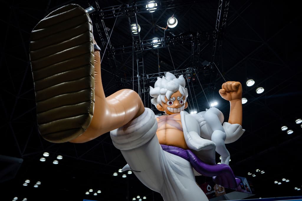 El globo inflable Luffy's Gear 5 es uno de los más buscados en el stand del manga One Piece en Nueva York.