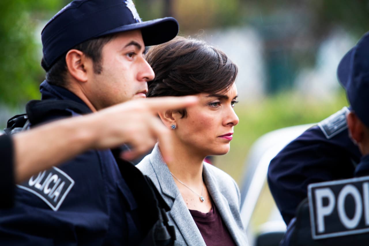 La explosión casi acaba con la vida de Mónica y Dave.