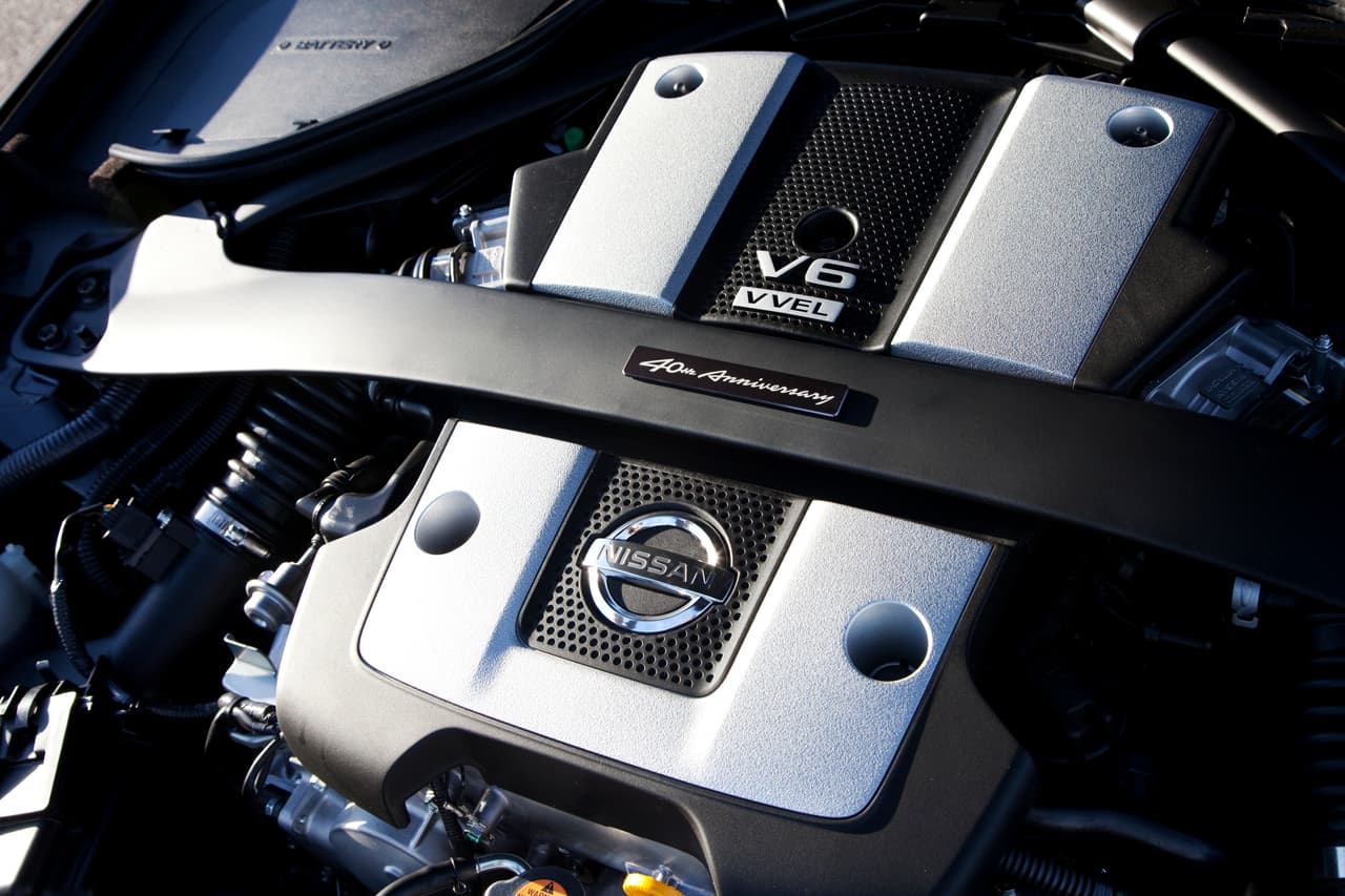 <u><b>6ta Generación (Z34) 2008-Hoy</b></u>
<br>Este contaba con un motor V6 de 3.7Lts. 332 HP, 270 Lb-Pie y 2 opciones de transmisión (manual o automática).
<br>