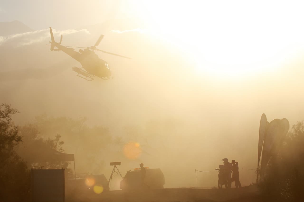 Los autos llegan a correr a una gran altura. A alturas que 
<b>superan los 16,076 pies (4,900 metros) el aire tiene poco oxígeno. </b>La baja densidad afecta a los motores y los hace perder hasta el 20% de su potencia.