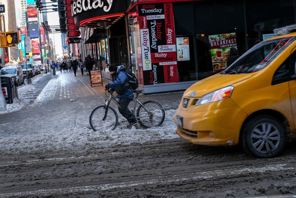 Que la nieve no te detenga: 5 consejos para usar tu bici en invierno 