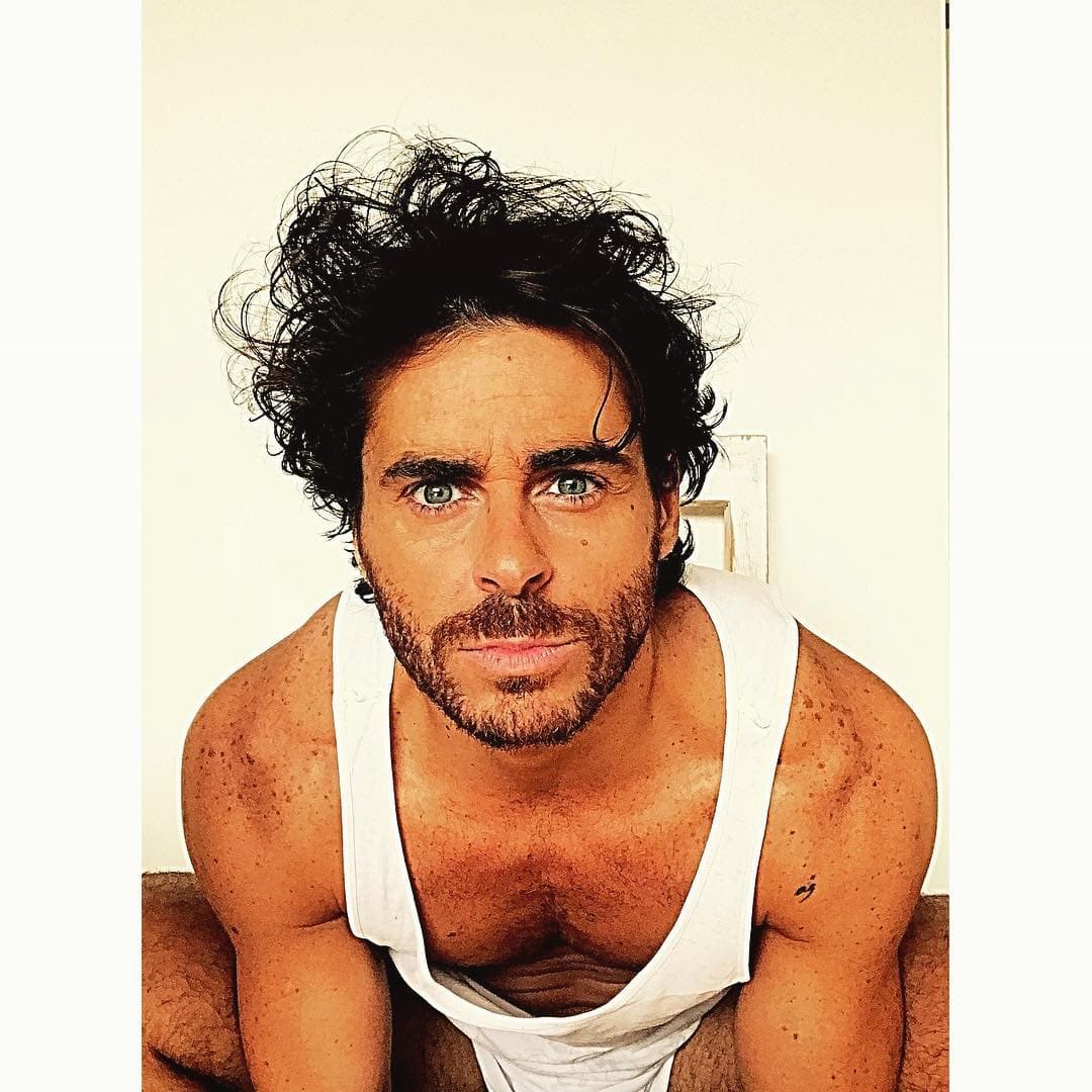 Se trata nada más que del actor español 
<b>José María Galeano</b>, originario de España, pero que ha decidido vivir en México para realizar una sólida carrera dentro de los melodramas a nivel internacional.