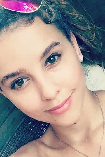 Goto es otra de las sexys presentadoras que seducirá a los caballeros.