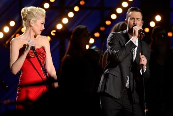 Gwen Stefani compartió el escenario con Adam Levine, de Maroon 5.