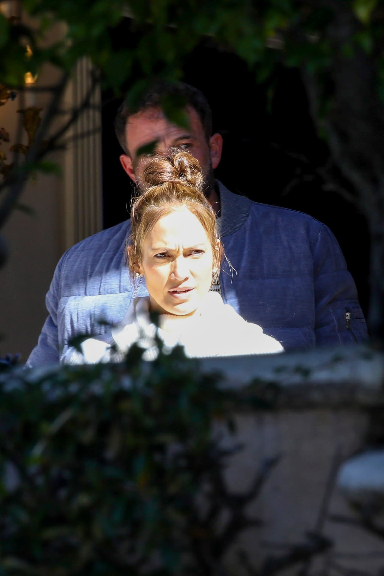 Ben Affleck se vio más animado en esta ocasión junto a su flamante esposa con la ilusión de encontrar el hogar donde puedan vivir con sus cinco hijos: los mellizos de JLo y Marc Anthony, y los tres hijos que el actor de 'Argo' tuvo con Jennfer Garner.