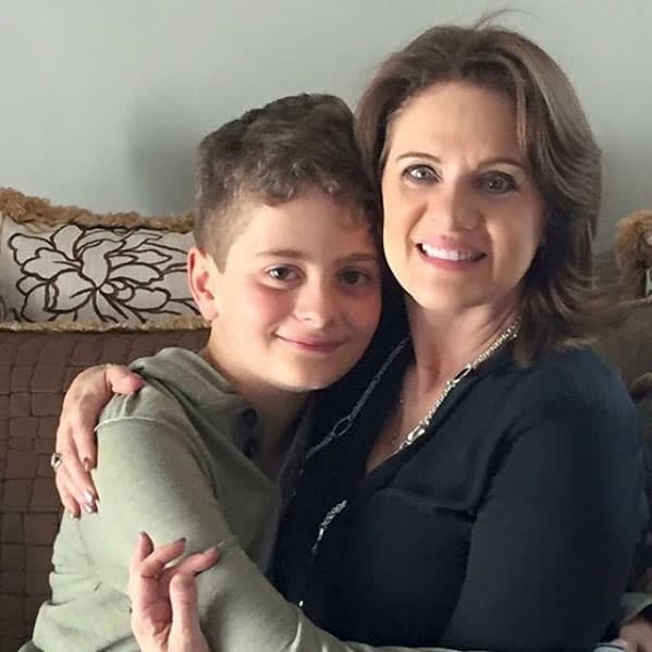 Nicolás es el hijo de 
<b><a href="http://www.univision.com/temas/erika-buenfil">Erika Buenfil</a></b>, el joven galán heredó la belleza de su madre.