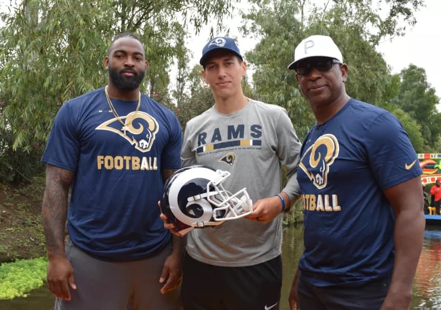 Eric Dickerson, Luis Pérez y Michael Brockers de paseo por Xochimilco.