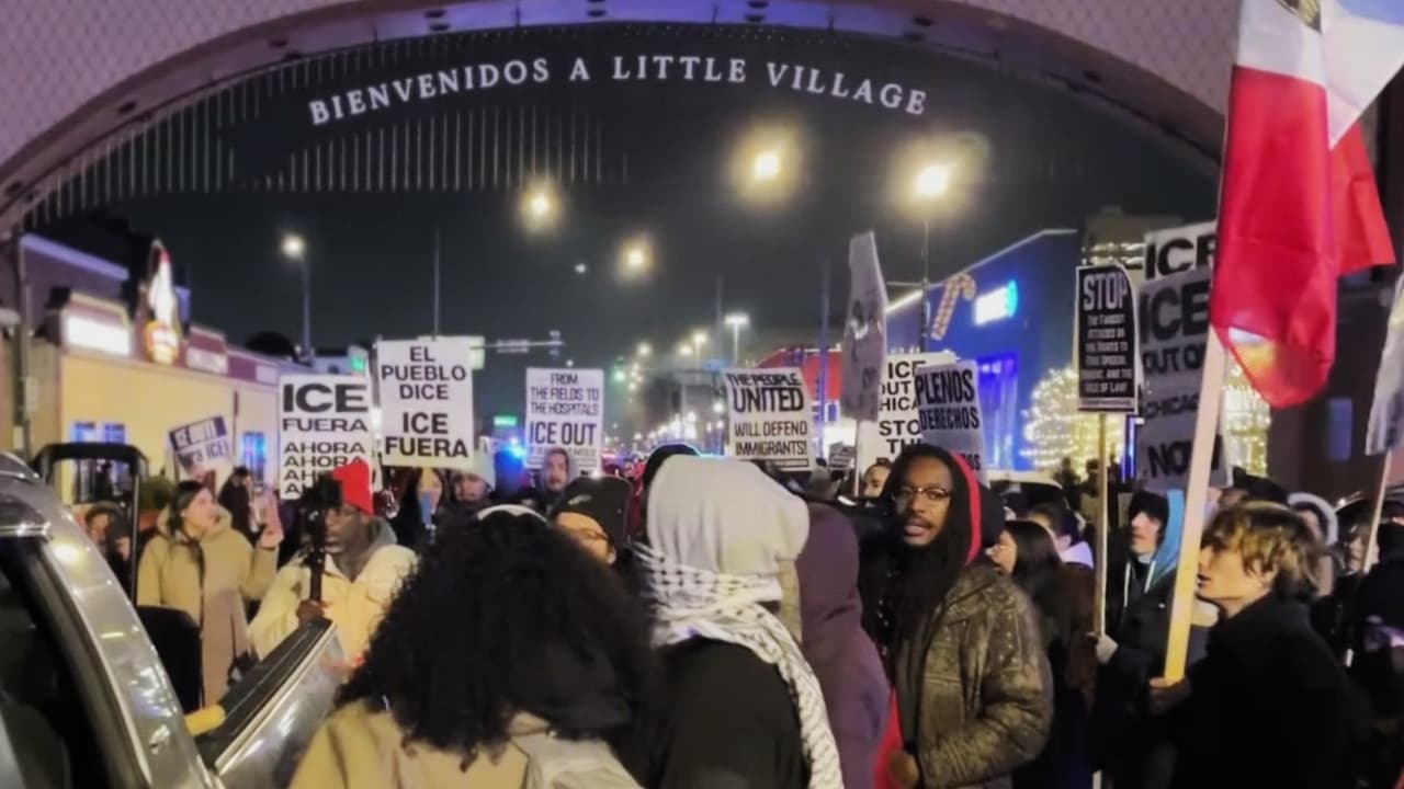 Protestan en La Villita contra presunta cooperación de Policía de Chicago con agentes federales