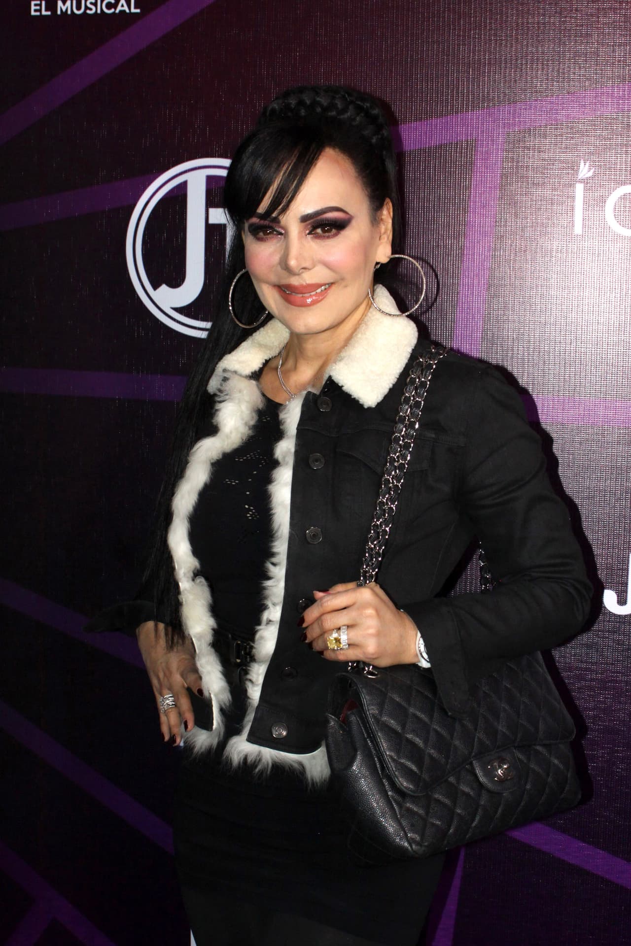 La actriz Maribel Guardia, de 60 años de edad, siempre se ha preocupado por hacer ejercicio y cuidar mucho de su imagen y, aunque esto le abrió las puertas para hacerse famosa en certámenes de belleza, no todo ha sido color de rosa.