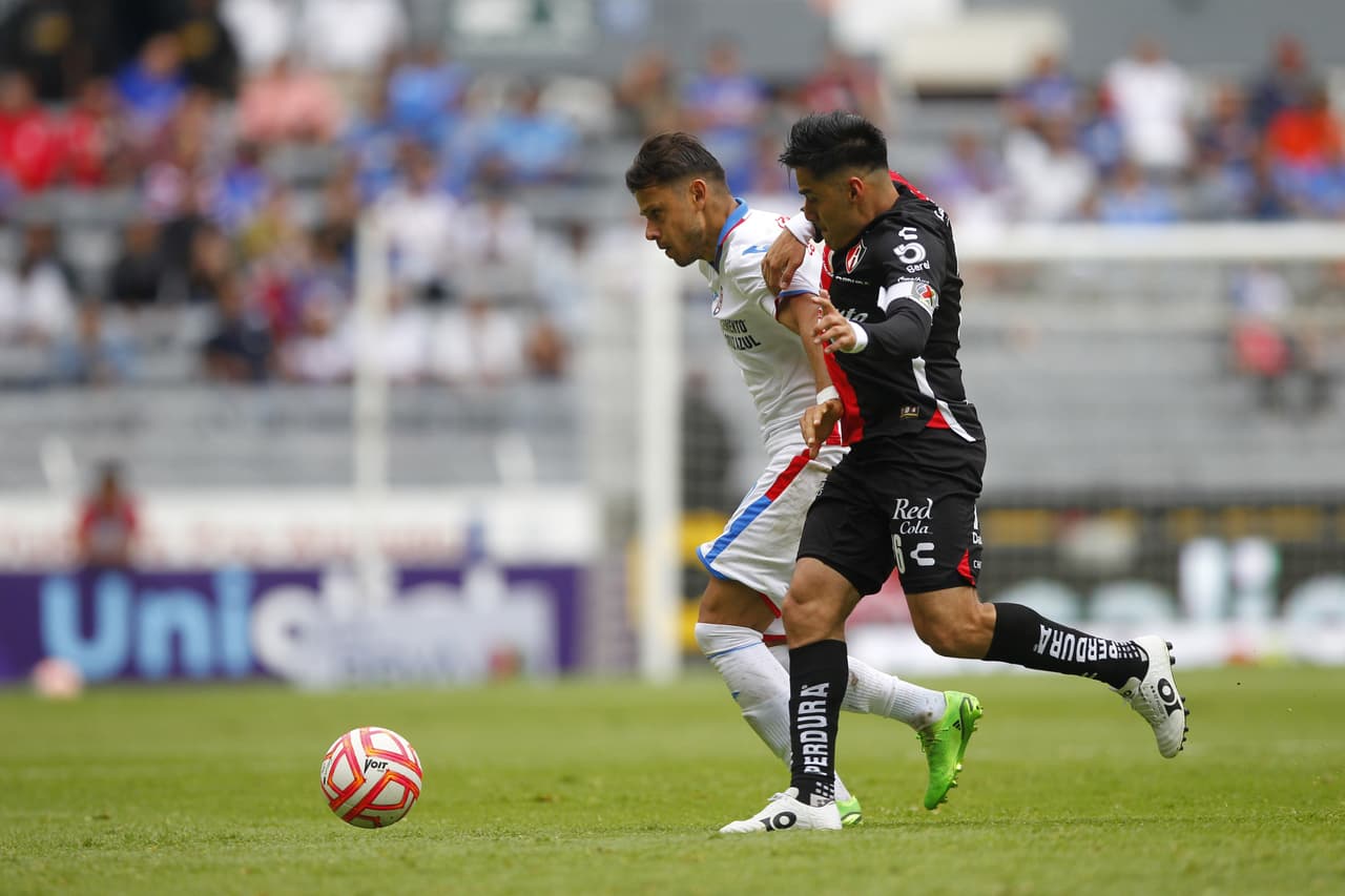 Atlas sumó su primera victoria en el Apertura 2022 ante Cruz Azul en la Jornada 3 con goles de Ozziel Herrera (10'), Jeremy Márquez (70') y Julián Quiñones (82'), mientras que La Máquina se quedó cerca de empatar tras abrir el marcador vía Santiago Jiménez (21') y Cristian Tabó (86').
