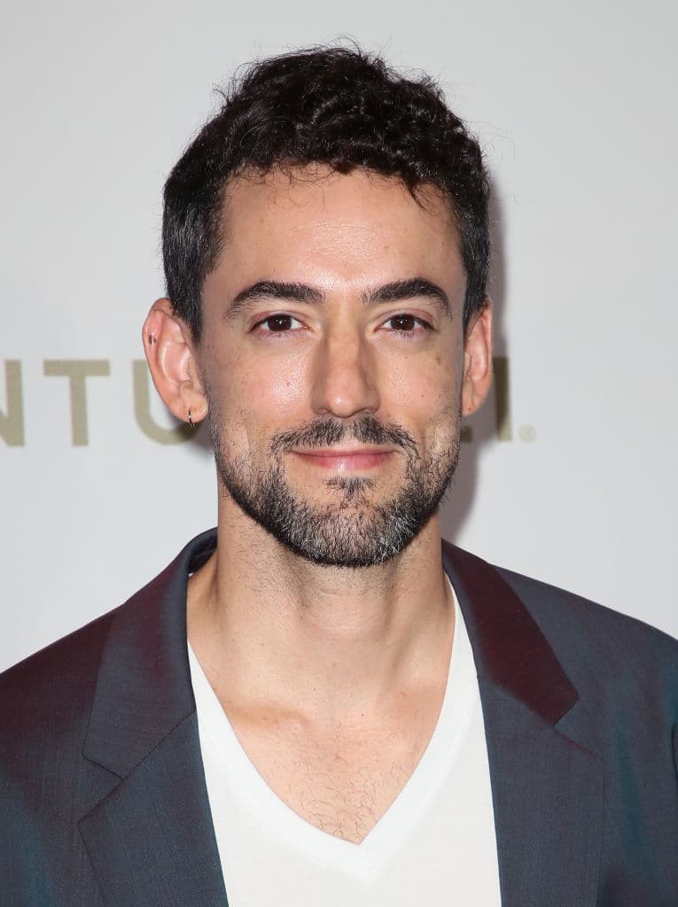 El galardonado director optó por Luis Gerardo Méndez y Miguel Ángel Silvestre para protagonizar esta nueva historia sobre el viaje a México de dos curas que vienen en una misión de El Vaticano.
<br>